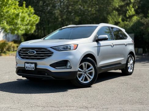 Used 2019 Ford Edge SEL w/ Cold Weather Package AWD/4WD image 7