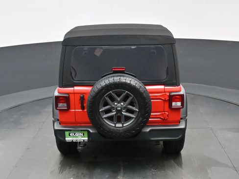 Used 2024 Jeep Wrangler Sport S image 34