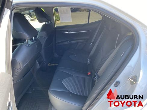 Used 2020 Toyota Camry SE FWD image 20