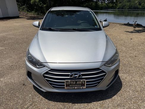 Used 2018 Hyundai Elantra SEL FWD image 8