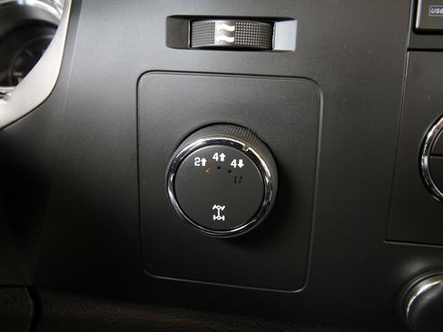 Used 2014 Chevrolet Silverado 2500 LT w/ Texas Edition AWD/4WD image 31