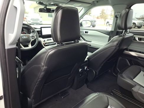 Certified 2022 Ford Explorer XLT w/ Equipment Group 202A image 27