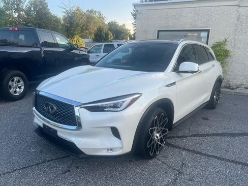 Used 2019 INFINITI QX50 Essential w/ Sensory Package AWD/4WD image 4