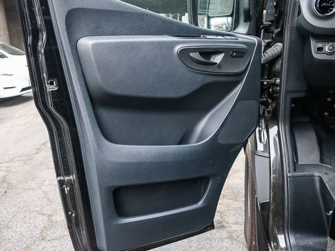 Used 2024 Mercedes-Benz Sprinter 2500 image 20