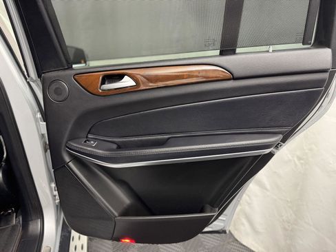 Used 2018 Mercedes-Benz GLS 550 4MATIC w/ Driver Assistance Package image 33