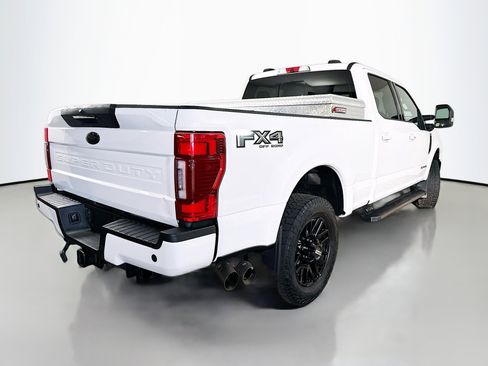 Used 2022 Ford F250 Lariat w/ Black Appearance Package image 7