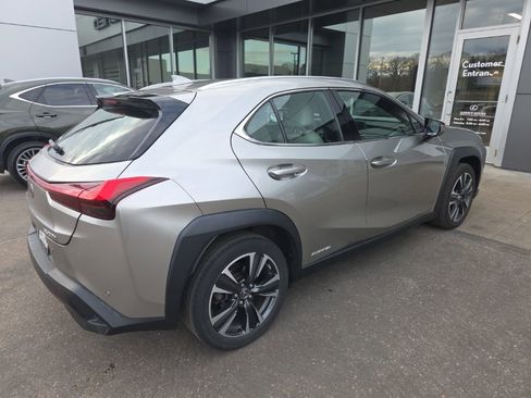 Used 2020 Lexus UX 250h w/ Premium Package image 3