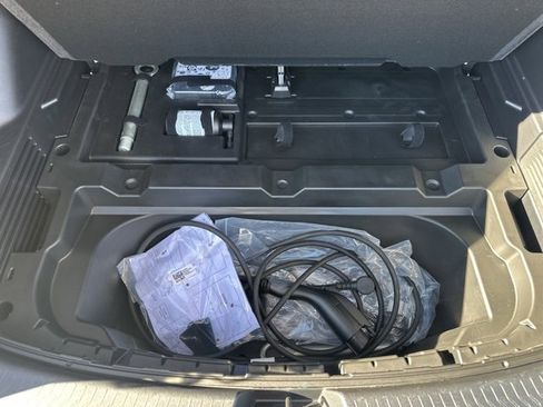 Certified 2025 Chevrolet Equinox EV LT image 27