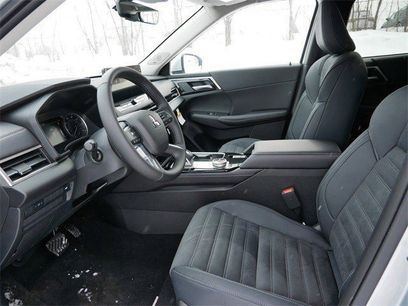 New 2025 Mitsubishi Outlander SE