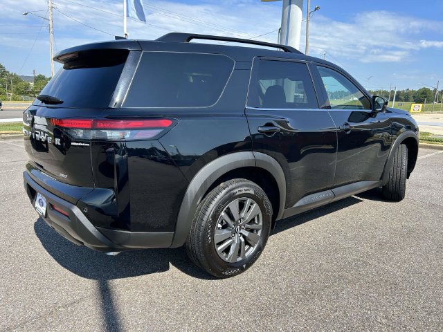 Used 2025 Nissan Pathfinder SV AWD/4WD image 34