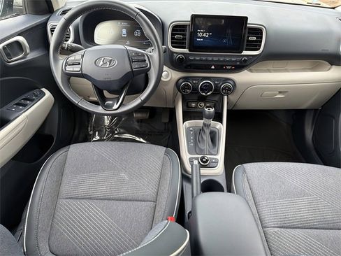 Certified 2025 Hyundai Venue Limited image 22