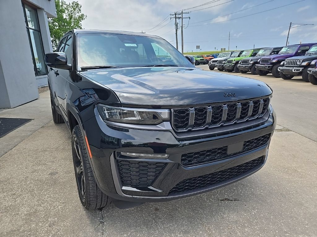 New 2026 Jeep Grand Cherokee L Limited w/ Limited Altitude Package AWD/4WD image 14
