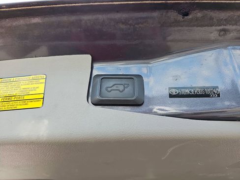 Used 2013 Toyota Highlander Limited FWD image 34