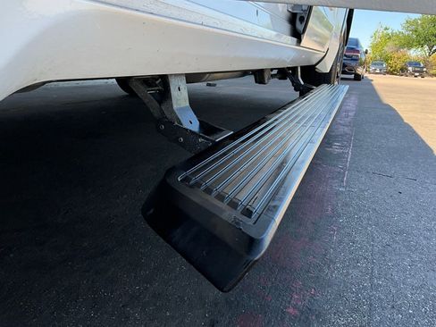 Used 2023 Toyota Tundra Platinum image 11