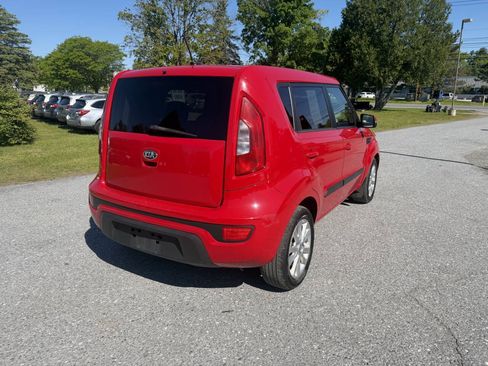 Used 2013 Kia Soul + FWD image 5