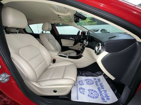 Used 2019 Mercedes-Benz GLA 250 w/ Premium Package image 27