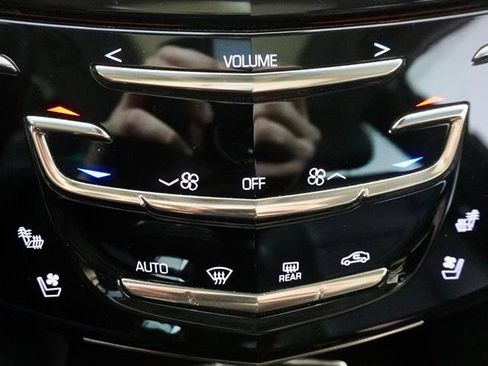 Used 2013 Cadillac XTS Premium image 15