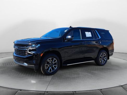 Used 2022 Chevrolet Tahoe LT w/ Luxury Package AWD/4WD image 3