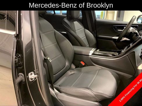 Certified 2025 Mercedes-Benz GLC 300 4MATIC image 8