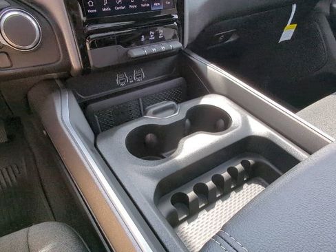 New 2026 RAM 1500 4x4 Crew Cab image 18