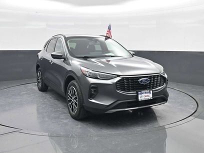 Used 2025 Ford Escape SE w/ PHEV Premium Package