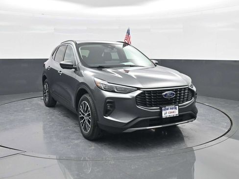 Used 2025 Ford Escape SE w/ PHEV Premium Package image 1