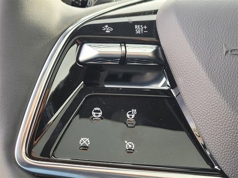 New 2026 Cadillac Lyriq Luxury image 20