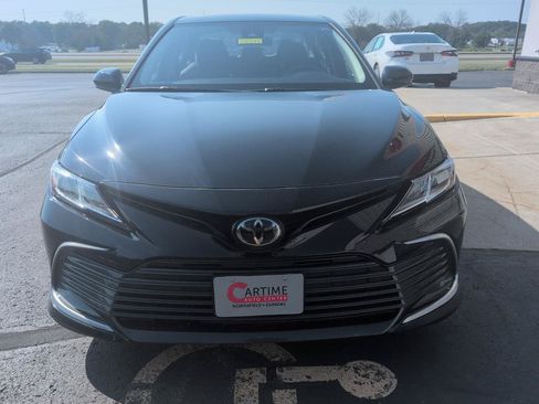 Used 2022 Toyota Camry LE FWD image 3