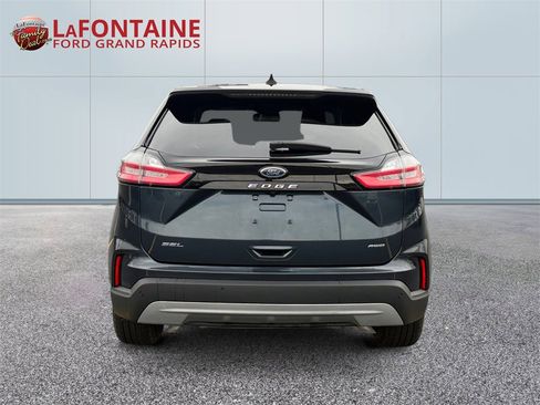 Used 2022 Ford Edge SEL w/ Convenience Package image 6