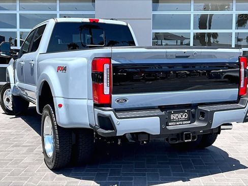 Used 2025 Ford F450 Platinum w/ FX4 Off-Road Package AWD/4WD image 12