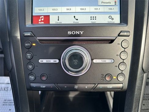 Used 2018 Ford Fusion Titanium image 18