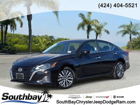 Used 2023 Nissan Altima 2.5 SV AWD/4WD image 1