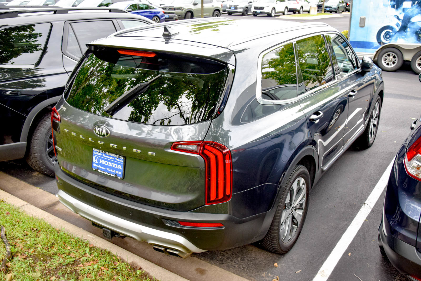Used 2020 Kia Telluride EX w/ EX Premium Package AWD/4WD image 5
