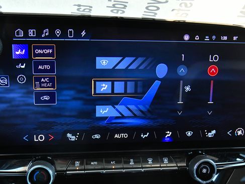 Used 2024 Chevrolet Blazer EV LT AWD/4WD image 32