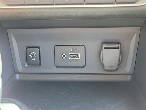 Used 2025 Nissan Sentra S image 13