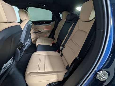 New 2026 Porsche Cayenne Coupe image 25