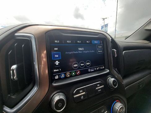 Used 2022 Chevrolet Silverado 2500 High Country w/ Z71 Off-Road Package image 13