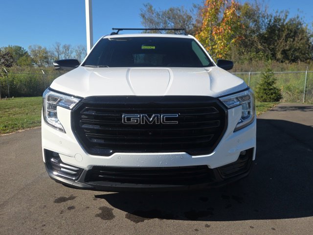 Used 2024 GMC Terrain SLT w/ Tech Package AWD/4WD image 3