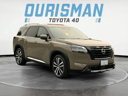 Used 2023 Nissan Pathfinder Platinum AWD/4WD image 1