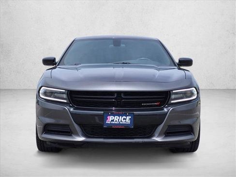Used 2019 Dodge Charger SXT w/ Blacktop Package RWD image 2