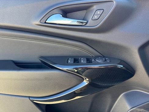 New 2026 Chevrolet Trax ACTIV w/ Sunroof Package image 19