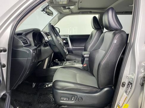 Certified 2018 Toyota 4Runner SR5 Premium AWD/4WD image 10