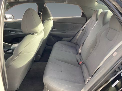 Used 2024 Hyundai Elantra SE image 13