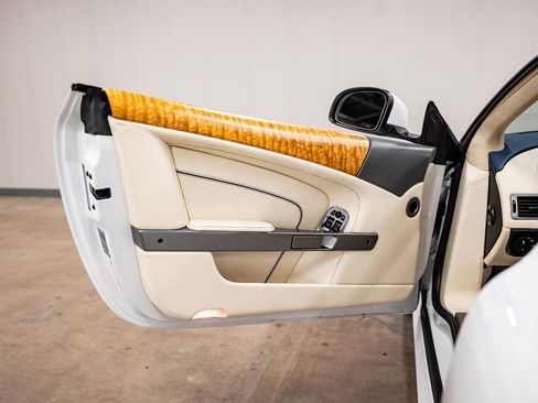 Used 2012 Aston Martin Virage Coupe image 37