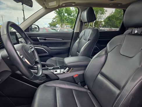 Used 2025 Kia Telluride S FWD image 23