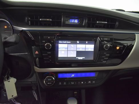 Used 2016 Toyota Corolla L image 15