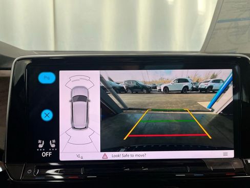 New 2026 Volkswagen Atlas SE image 17