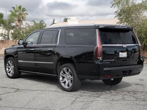 Used 2017 Cadillac Escalade ESV Premium Luxury image 6