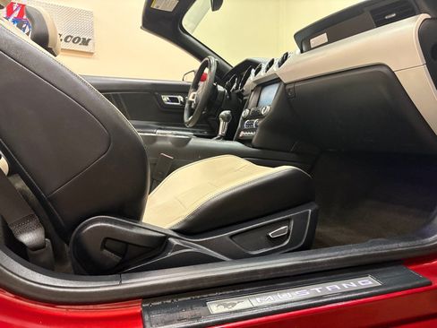 Used 2015 Ford Mustang Premium RWD image 26