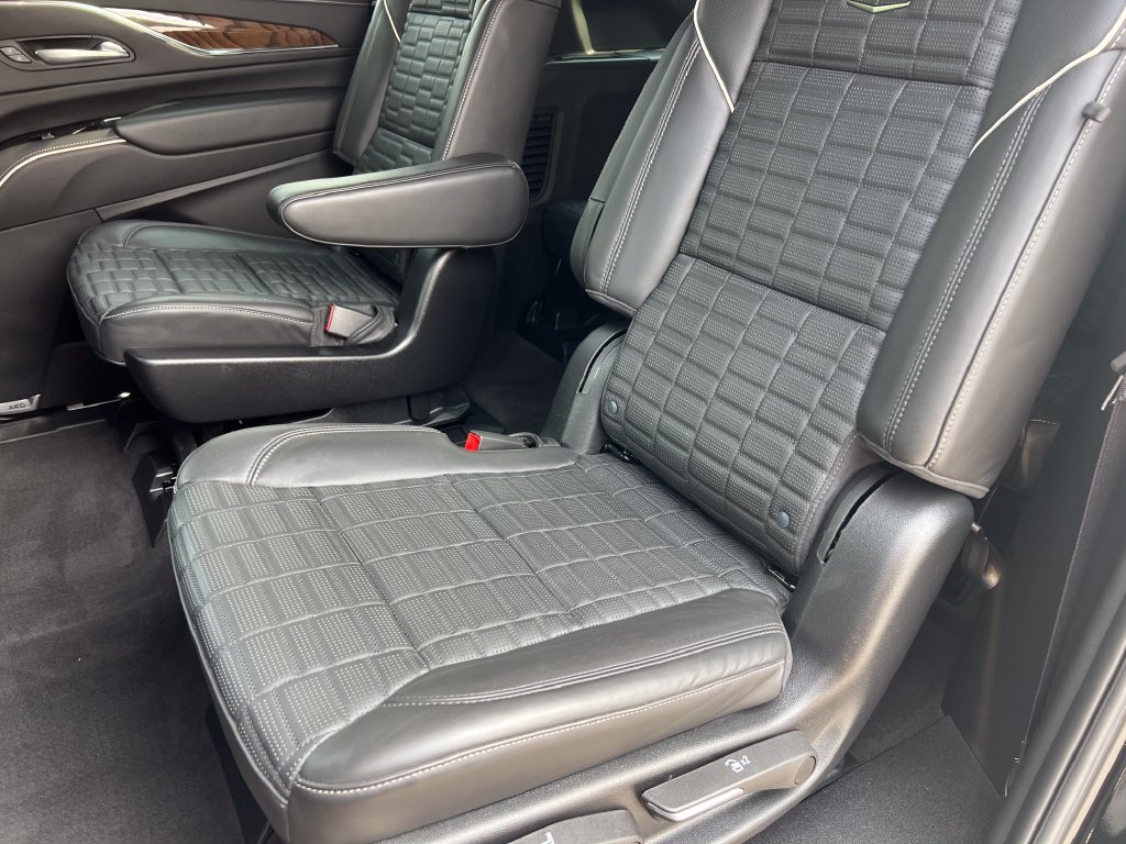 Certified 2024 Cadillac Escalade ESV Premium Luxury Platinum AWD/4WD image 19